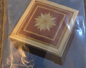 Cathy Needlecraft Bargello Amber Light Needlepoint Kit. FREE SHIPPING. Older Condition.