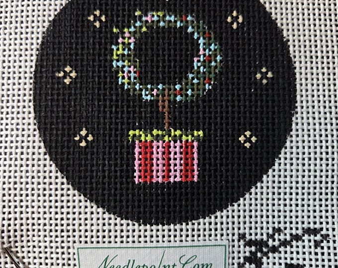 Kelly Clark Wreath Topiary Needlepoint Canvas 13# 3.5" Round. Preowned Estate Sale Good Condition. Free Shipping.