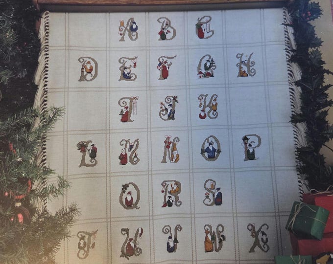 Leisure Arts Santa Alphabet Cross Stitch Pattern. FREE SHIPPING. Used Condition.