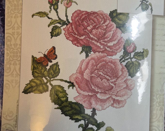 Leisure Arts Rose Splendor Cross Stitch Kit. FREE SHIPPING. Good Condition.