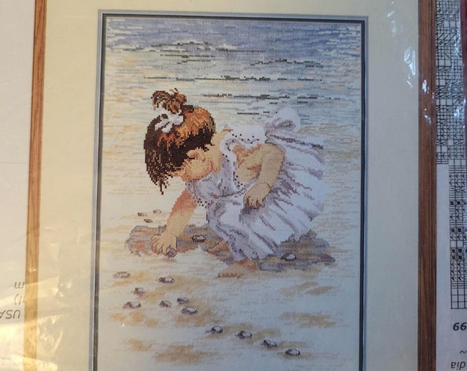 Janlynn Collecting Shells Cross Stitch Pattern. FREE SHIPPING. Used Condition.