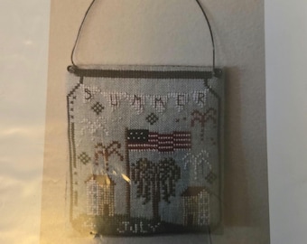 Romys Creation July 4th in a Jar Cross Stitch Pattern. Button Included.FREE SHIPPING. Good Condition