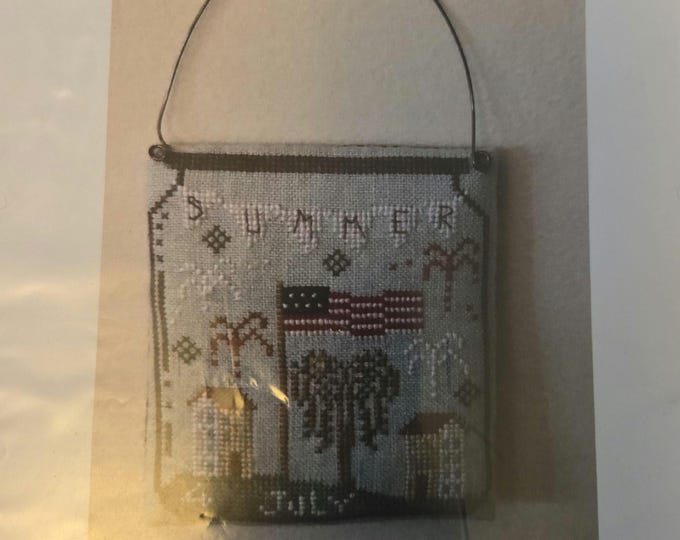 Romys Creation July 4th in a Jar Cross Stitch Pattern. Button Included.FREE SHIPPING. Good Condition