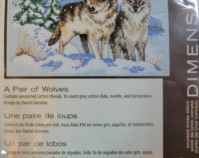 Dimensions A Pair of Wolves Counted Cross Stitch Kit. FREE SHIPPING. Good Condition.