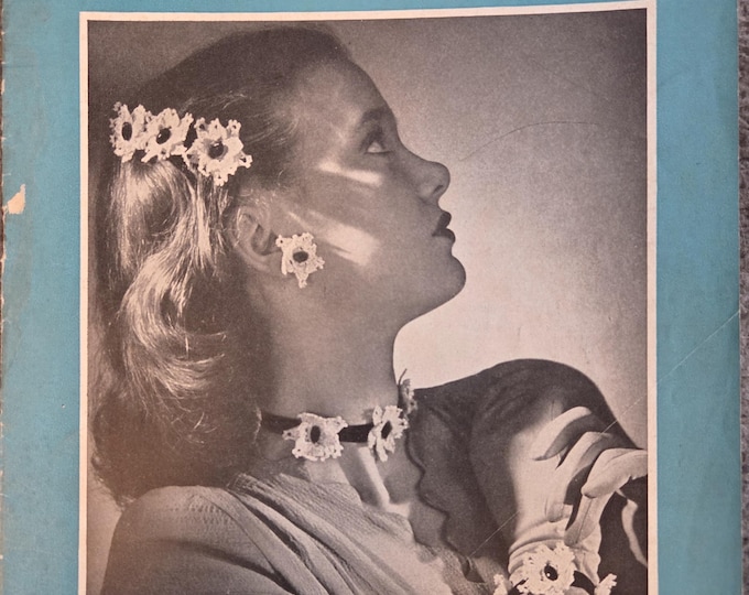 Coats & Clarks Accessories No 221. FREE SHIPPING. Old Vintage Condition.