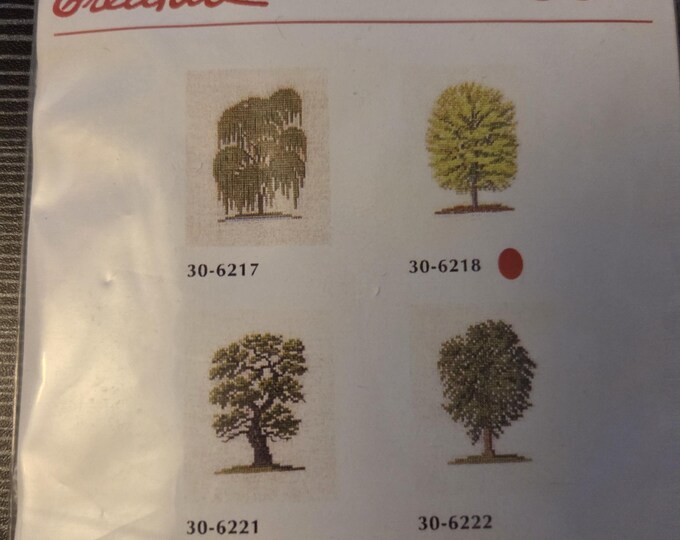 Haandarbejdets Fremme 30-6218 Beech Nut Tree Embroidery Kit. FREE SHIPPING. Estate Sale Preowned Like New Condition.