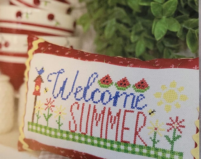 Primrose Cottage Welcome Summer Cross Stitch Pattern. Free Shipping. Good Condition.
