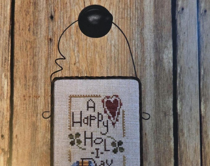 Bent Creek Holiday Knocker Cross Stitch Pattern. FREE SHIPPING. Good Condition.