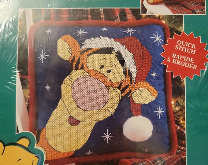 Leisure Arts Pooh Tigger Christmas Pillow Top Cross Stitch Kit. FREE SHIPPING. New Condition.