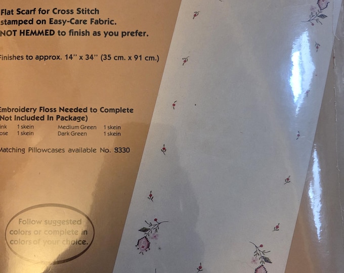 Paragons Roses Dresser Scarf FREE SHIPPING. Good Condition.