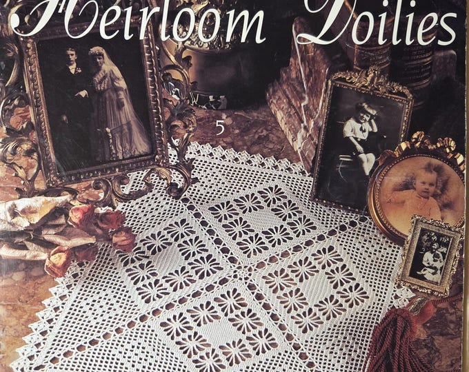 Leisure Arts Lovely Heirloom Doilies Crochet Pattern. FREE Shipping. Preowned Used Condition.