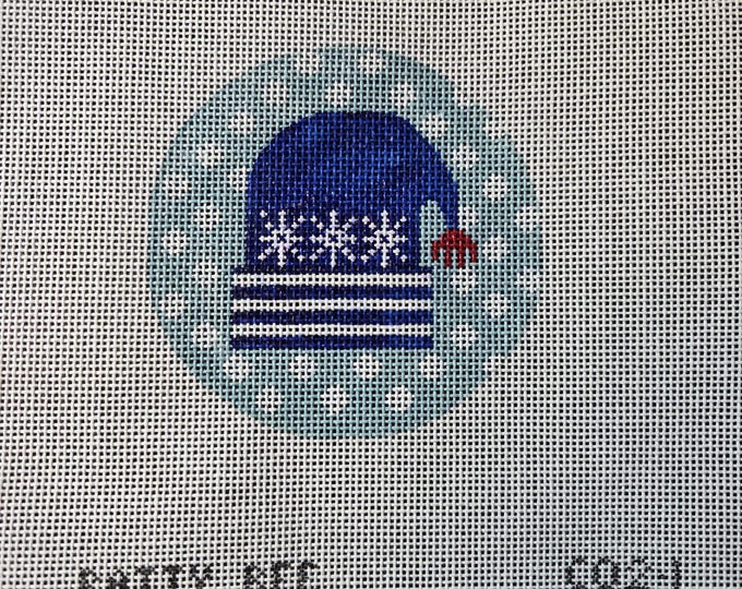 Patty Bee Snowflake Club Hats Co2-1 Needlepoint Canvas with Threads.  18 Mesh 3.5" Round Preowned Estate Sale Like New Condition.