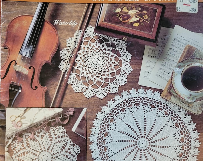 Leisure Arts Dainty Doilies in Thread Crochet Pattern. FREE SHIPPING. Older Used Condition.