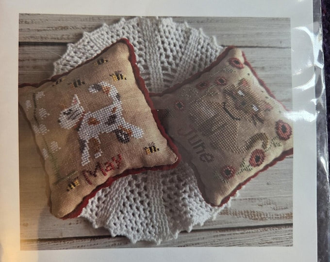 Romys Creation Cats of the Month May/June Cross Stitch Pattern. FREE SHIPPING. Good Condition