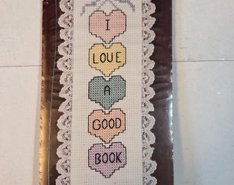New Berlin Co I Love A Good Book Bookmark Counted Cross Stitch Kit. FREE SHIPPING. Preowned Older Condition.