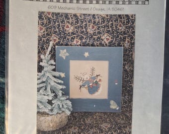 Waxing Moon Designs Lost Mitten Angel Cross Stitch Pattern. Free Shipping. Used Condition. No Buttons Included.