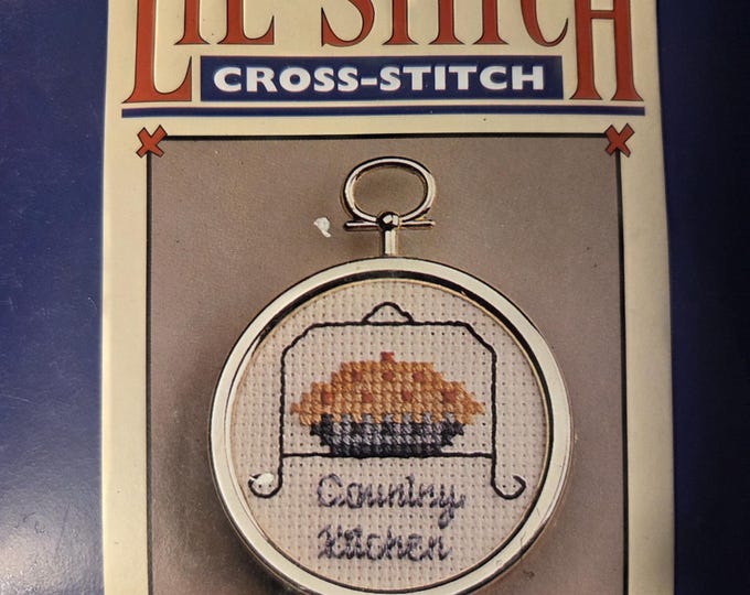 Lil Stitch Country Kitchen Counted Cross Stitch Kit. FREE SHIPPING. Good Condition, older packaging.