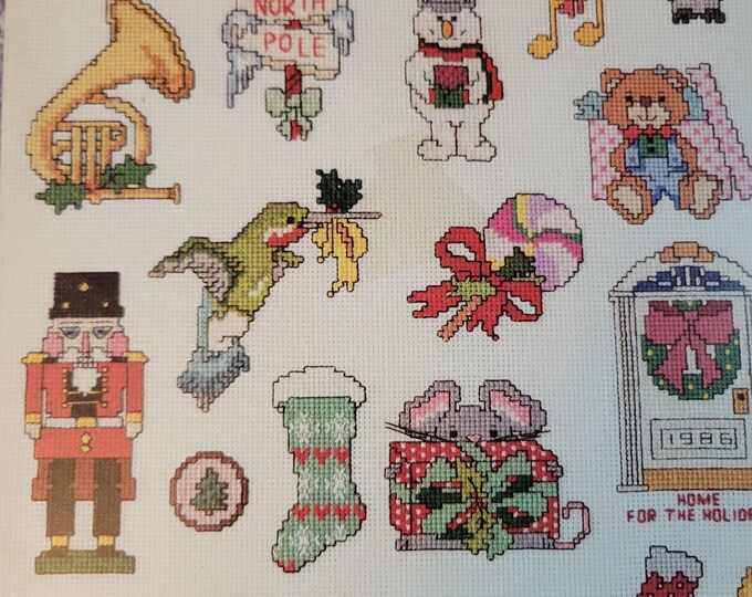 Christmas Mini Motif Designs Vol 6 Cross Stitch Pattern. Free Shipping. Used Condition