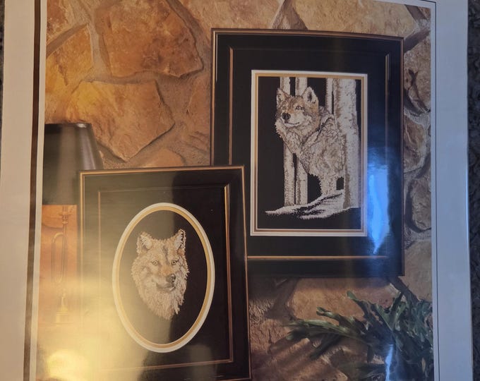 True Colors Timber Wolves Chart with Fabric and Floss for Wolf in Woods Picture Counted Cross Stitch Kit. FREE SHIPPING. Good Condition.