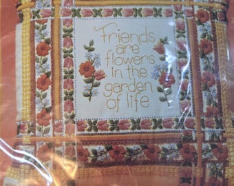 Creative Circle 0430 Friendship Pillow Embroidery Kit. FREE SHIPPING. Older Condition.