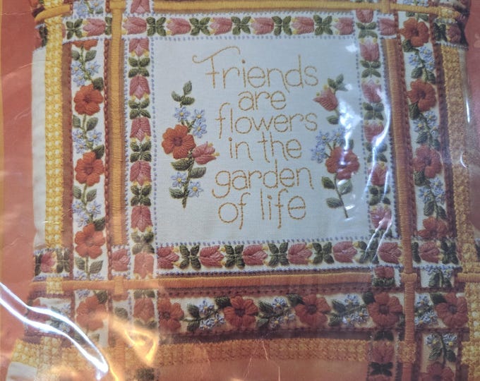 Creative Circle 0430 Friendship Pillow Embroidery Kit. FREE SHIPPING. Older Condition.