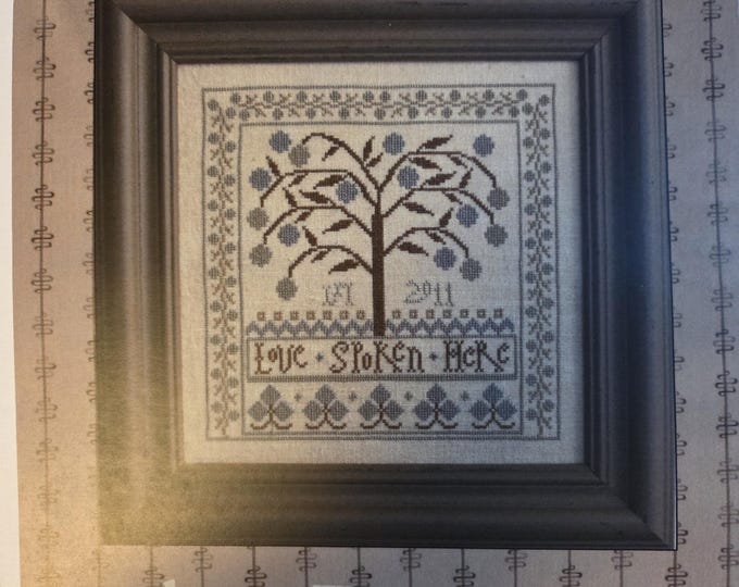 La-D-Da Love Spoken Here Cross Stitch Pattern. FREE SHIPPING. Good Condition.