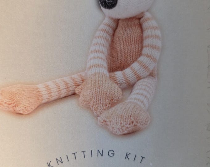 Sanne Fox Knitting Kit. New Condition. FREE SHIPPING.