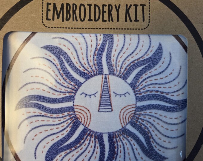 Cozy Blue Folk Sun King Kit. FREE SHIPPING. Estate Sale Preowned Good Condition.