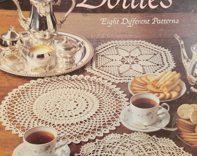 Leisure Arts Elegant Crocheted Doilies Pineapple Crochet Pattern. FREE SHIPPING. Used Condition.