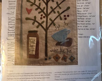 Dancing Chickens & Flying Pigs Part 11 Sipping Tea Under The Tree Quilt Pattern Kit. Estate Preowned Good Condition. Free SHIPPING.