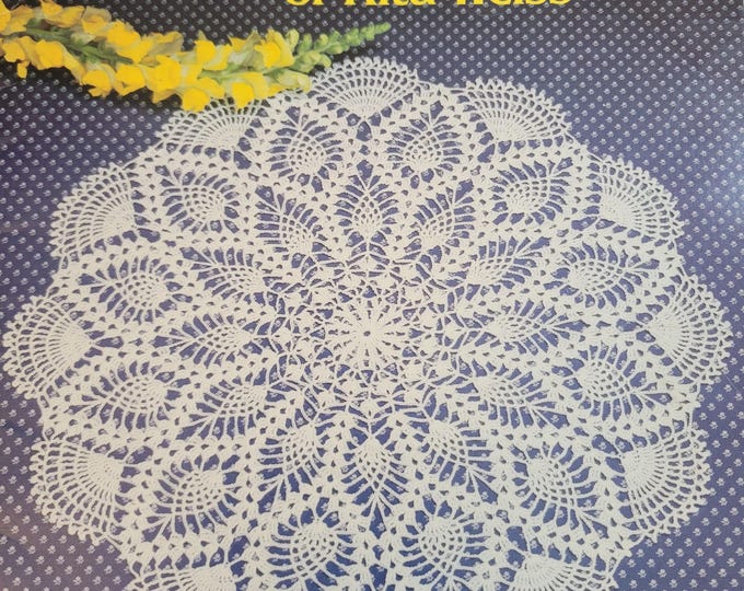 American School of Needlework Favorite Pineapple Doilies. FREE SHIPPING. Used Condition.
