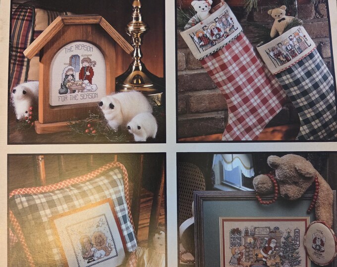 Leisure Arts Christmas Is Love Cross Stitch Pattern. FREE SHIPPING. Used Condition.