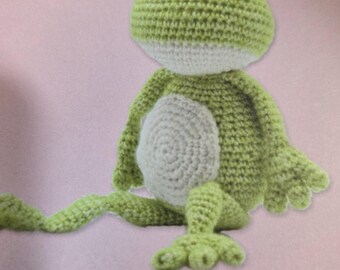 Vinny Frog Crochet Kit. New Condition. FREE SHIPPING.