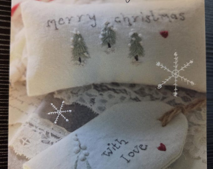 The Stitchery Christmas Gift Tags Mini Embroidery Kit. FREE SHIPPING. Estate Sale Preowned Like New Condition.