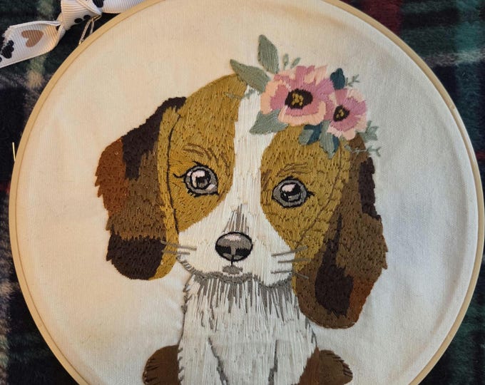 Beagle Handmade Embroidered Picture in 8inch Hoop with Felt Backing. Free Shipping. Some glue markings on back.