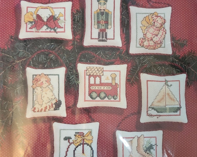 Janlynn Christmas Toys of Yesteryear Ornaments Counted Cross Stitch Kit. FREE SHIPPING. Good Condition.