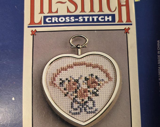 Lil Stitch Victorian Fan Counted Cross Stitch Kit. FREE SHIPPING. Good Condition, older packaging.