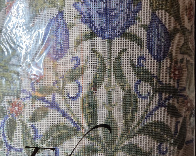 Ehrman Morris Tulip Tile Cushion Needlepoint Canvas Kit. Incl Canvas,Wool,Yarn,Needle. Preowned Estate Sale Open Retaped Cond.