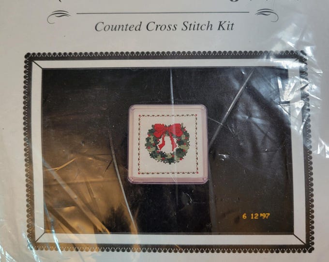 Jeanette Crews Christmas Wreath Trivet Counted Cross Stitch Kit. FREE SHIPPING. Older but new Condition.
