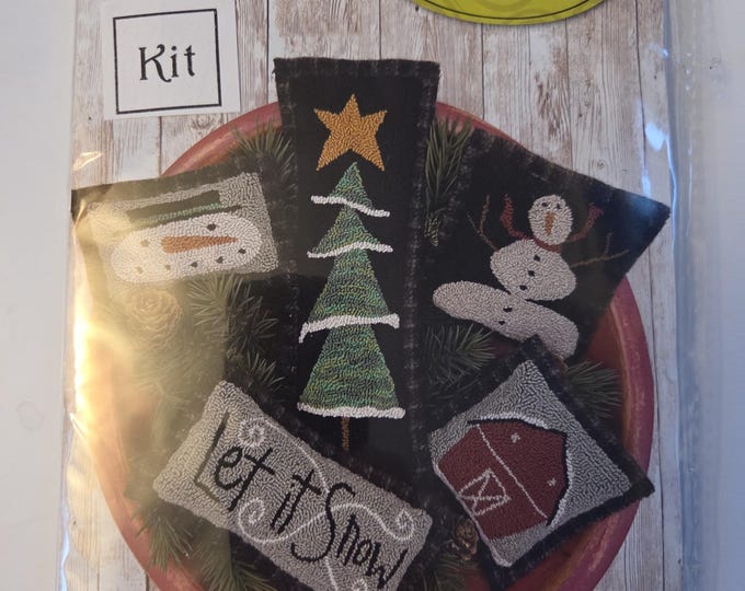 Threads That Bind Let It Snow Punch Needle Pattern Kit. Estate Sale Preowned Good Condition. Free SHIPPING.