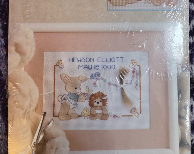 Leisure Arts Baby Curl Counted Cross Stitch Kit. FREE SHIPPING. Good Condition