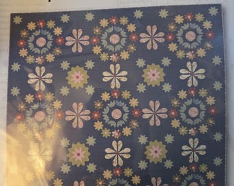 Linen Closet Designs Florists Folly Quilt Pattern. Estate Preowned Good Condition. Free SHIPPING.