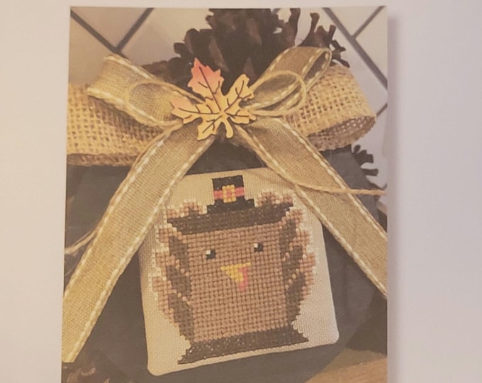Crafty Bluebonnet Turkey Spool Cross Stitch Pattern. Free Shipping. Good Condition.