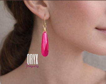 Pendientes colgantes de calcedonia rosa intenso: ganchos chapados en oro, plata de ley