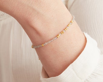 Labradorite and Gold beaded Bracelet, Grey Iridescent Gold Plated Friendship Bracelet, Stacking Bracelet, 18K Gold Vermeil