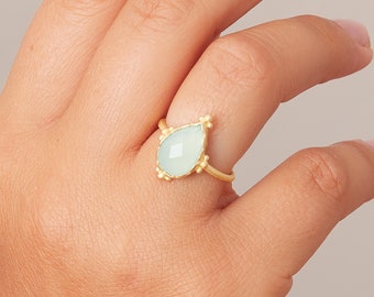 Aqua Chalcedony Matt 18K Gold and Silver Textured Ring, Pear Shaped Blue gemstone ring, March Birthstone, Iridescent Gemstone Ring