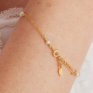 Pearl Beaded Friendship Bracelet, Gemstone and Gold Beaded Bracelet, Pearl Stacking Bracelet, June Birthstone Bracelet image 4