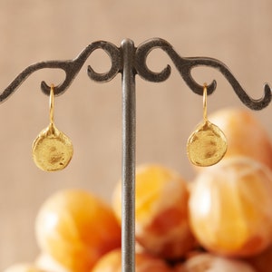 Matt 18K Gold and Silver Pumpkin Seed Hook Earrings, Organic Shaped Drop Earrings image 7