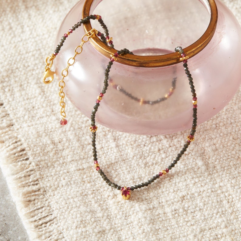 Black Spinel and Ruby Beaded Antique Short Layering Necklace, 18K Gold and Sterling Silver, July Birthstone 画像 3