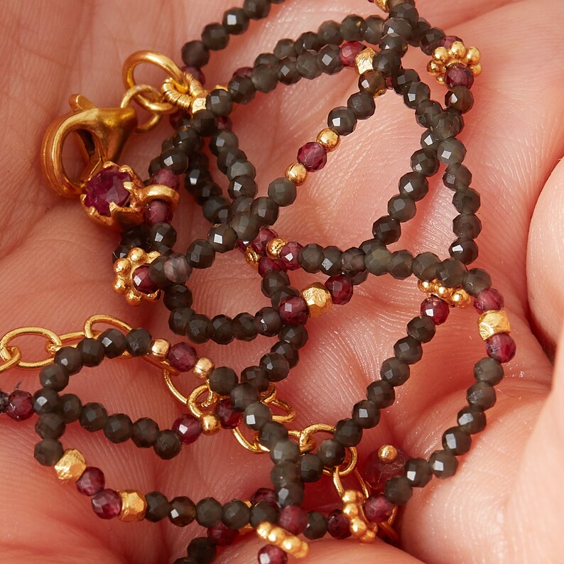 Black Spinel and Ruby Beaded Antique Short Layering Necklace, 18K Gold and Sterling Silver, July Birthstone 画像 5